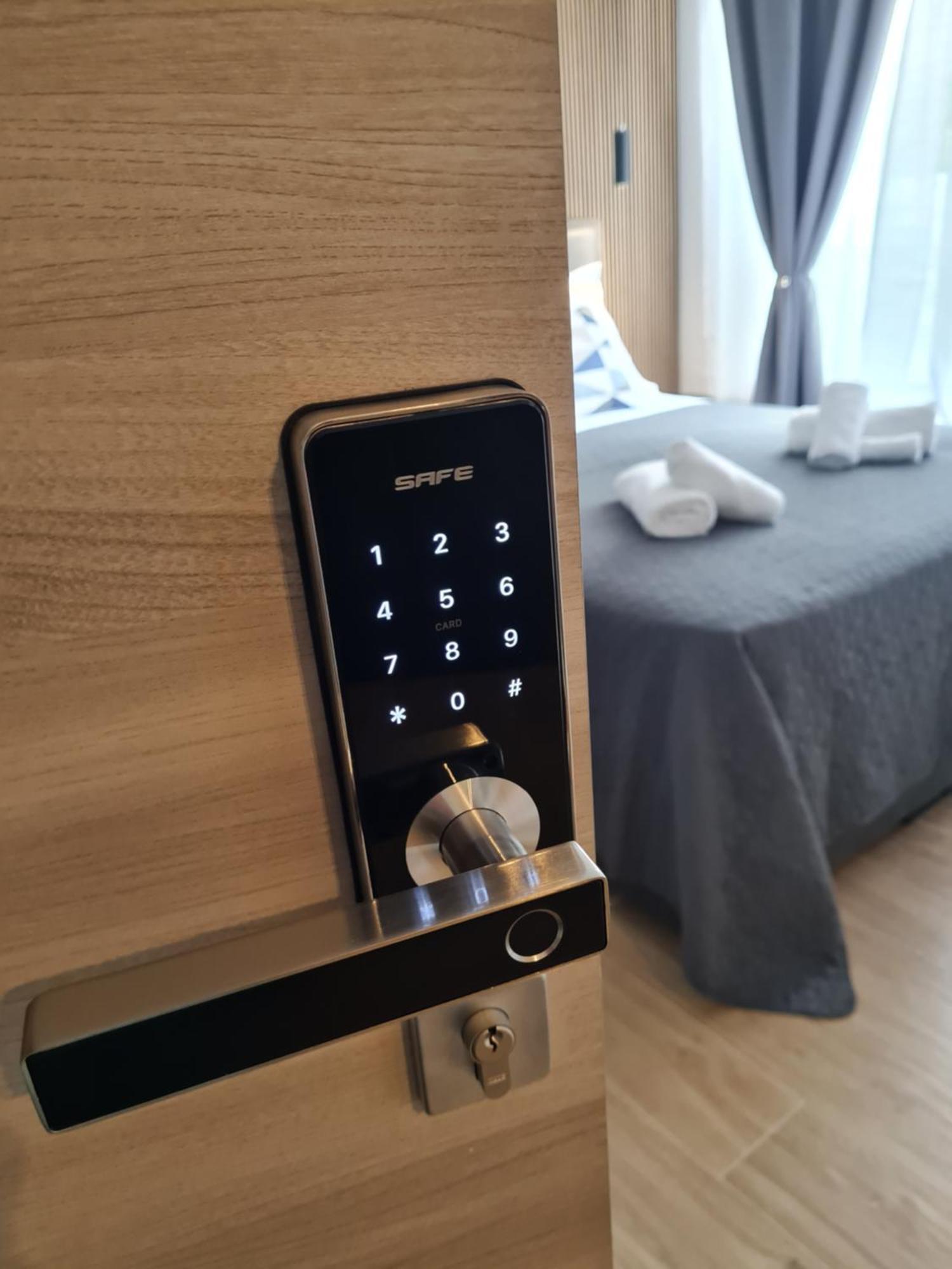Lux Room 303 زادار المظهر الخارجي الصورة